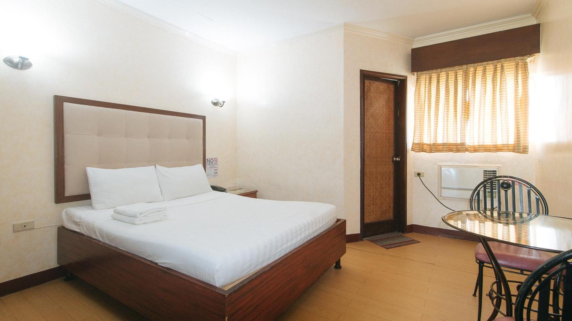 Bliss Hotel Dau Mabalacat Exterior foto