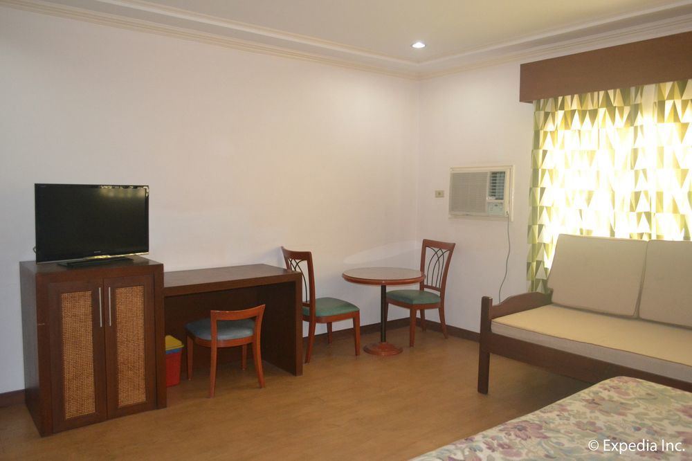 Bliss Hotel Dau Mabalacat Exterior foto