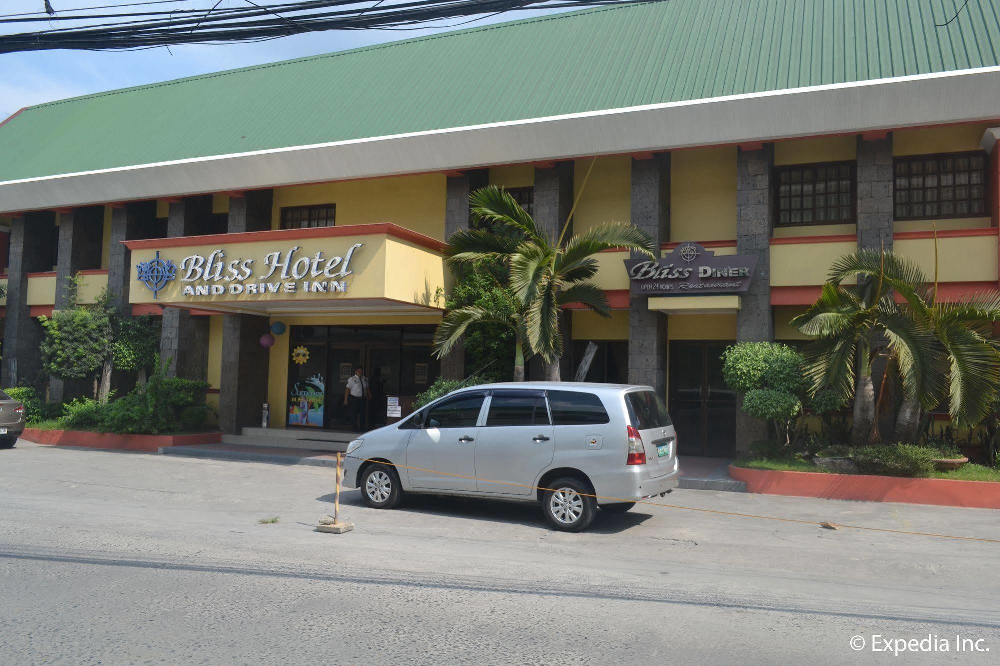 Bliss Hotel Dau Mabalacat Exterior foto