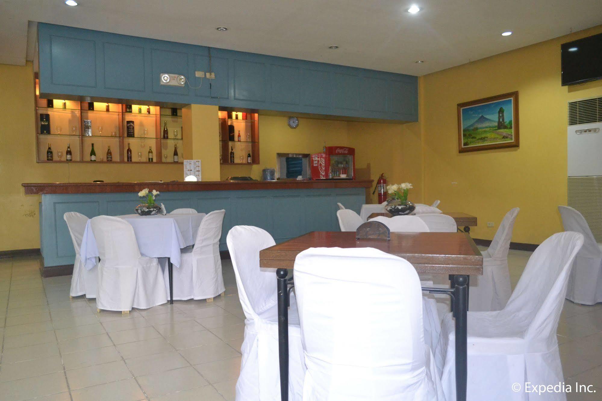 Bliss Hotel Dau Mabalacat Exterior foto