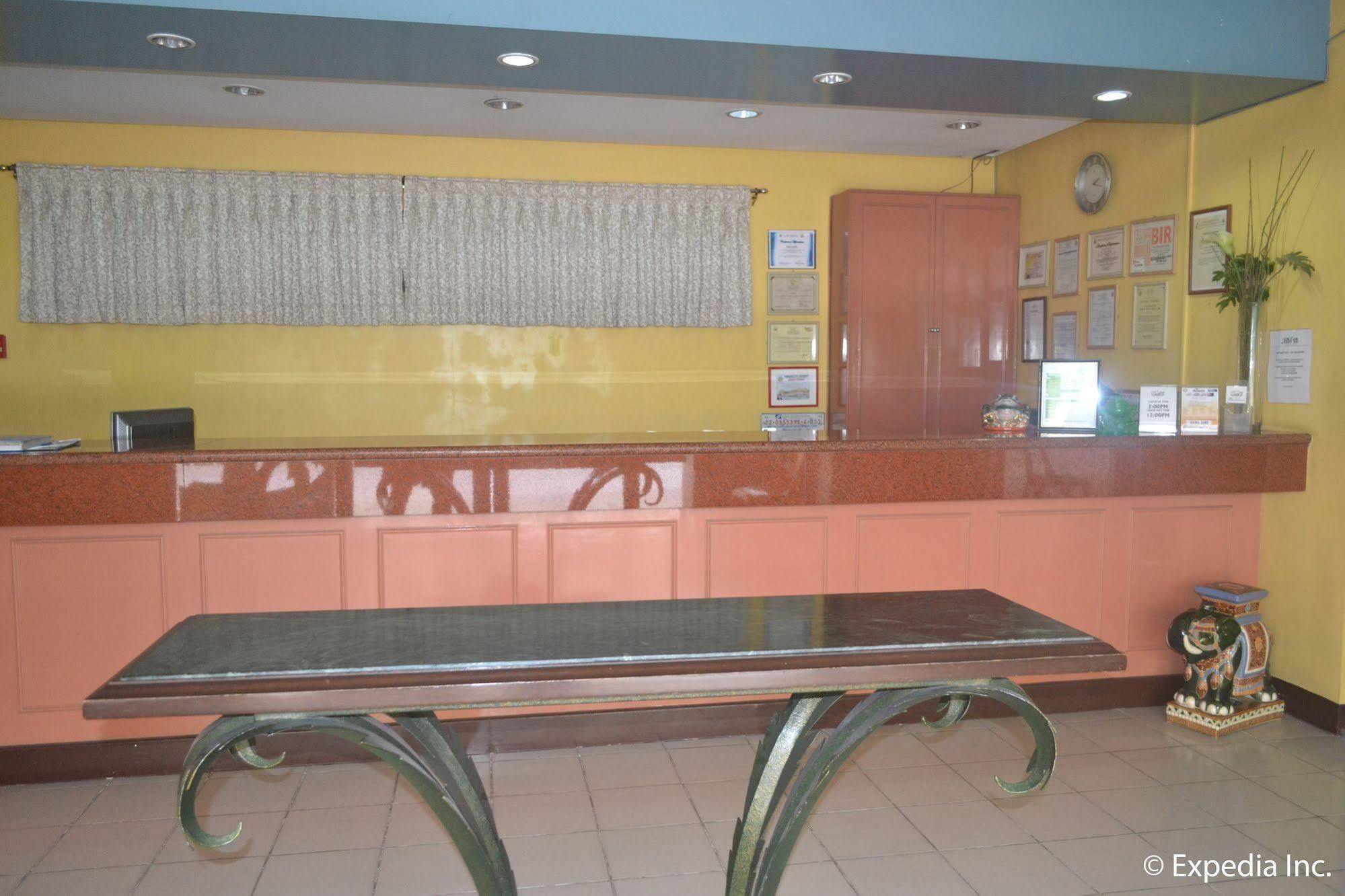 Bliss Hotel Dau Mabalacat Exterior foto