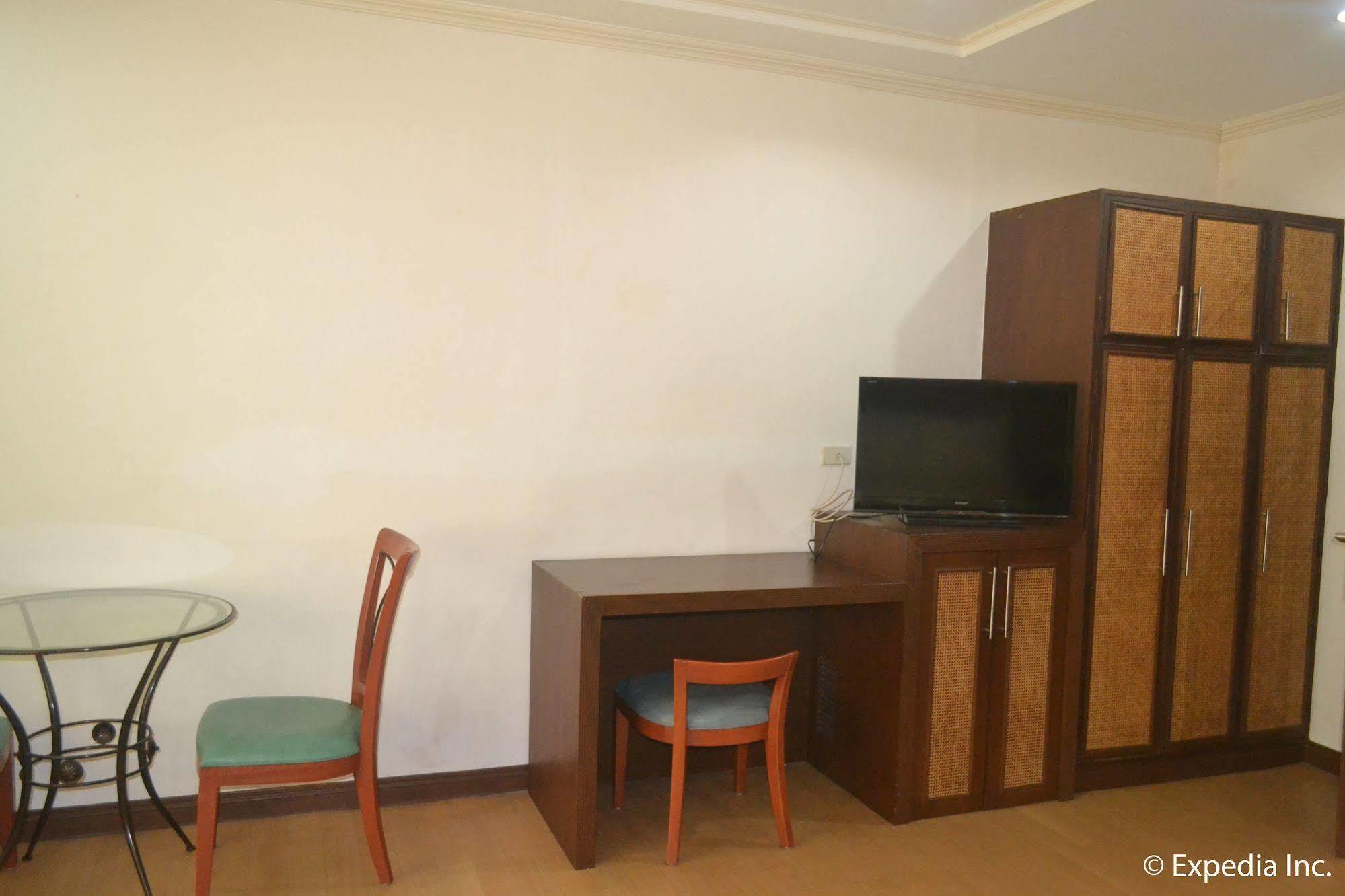 Bliss Hotel Dau Mabalacat Exterior foto